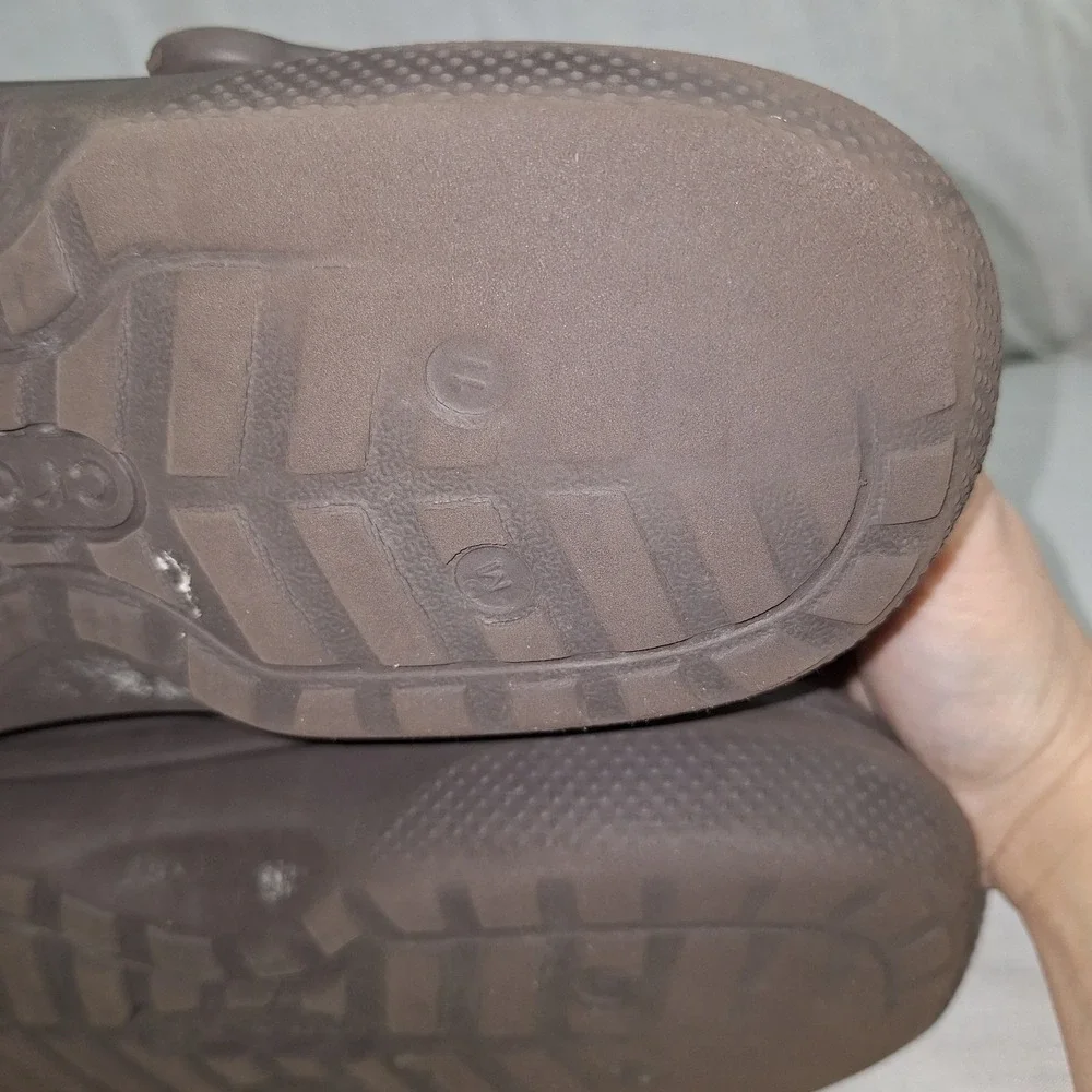 Crocs Brown 11 Classic Faux Fur Lined Clogs Men 203591 Chocolate Plush Interior